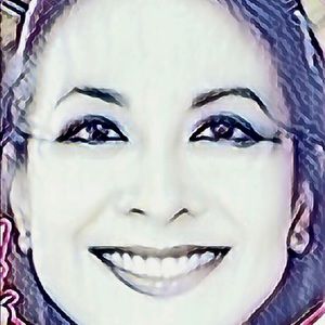 Meet your Posher, Elysa